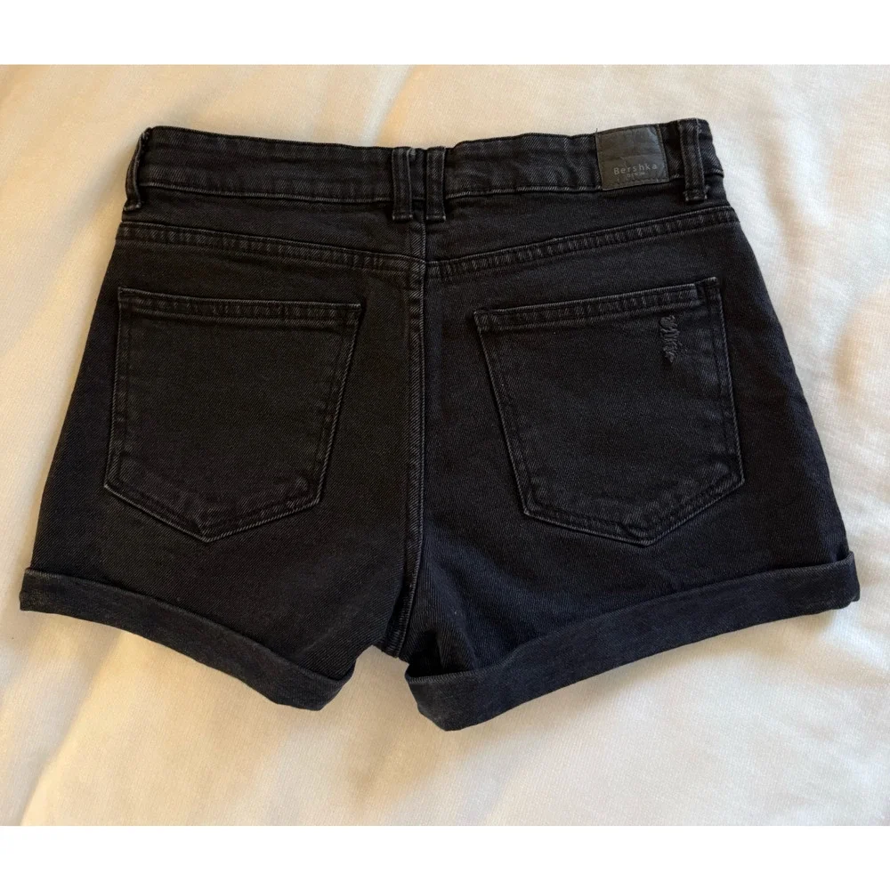 Bershka Jean Shorts Womens Size 6 Black Denim Cuffed Distressed Zip Close 28